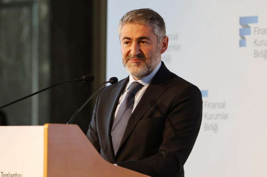 Merkezi Yönetim Bütçesi Ağustos ayında 3 milyar 586 milyon lira fazla verdi! Hazine ve Maliye Bakanı Nureddin Nebati, Merkezi Yönetim Bütçesi ağustos ayında 3 milyar 586 milyon lira fazla verdiğini belirtti.